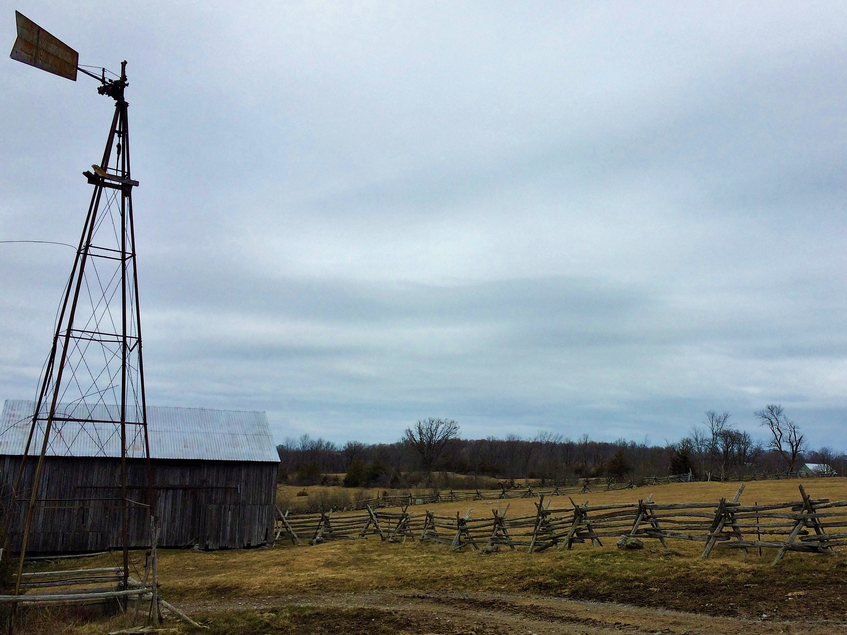 Holleford_Ontario_4._Windmill_and_split-rail_fence_Crater_Farm